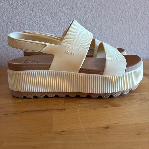 Reef Women's Water Vista Higher Platform Sandals in Off-White, Size 8 - Picture 2 of 7